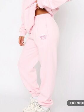 White Fox Boutique With Love Always Sweatpants in Baby Pink.